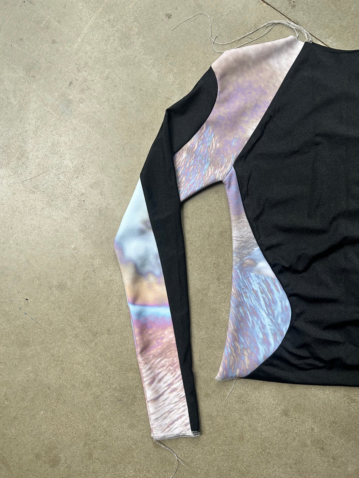 MHEA CONTOUR TOP IN BLACK