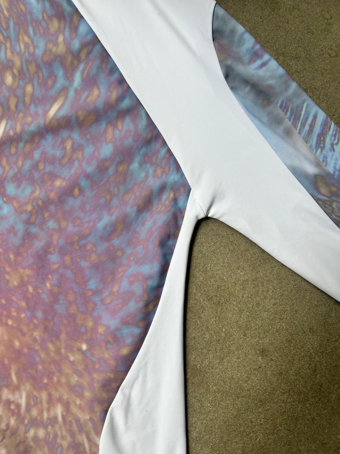 MHEA CONTOUR TOP IN WHITE